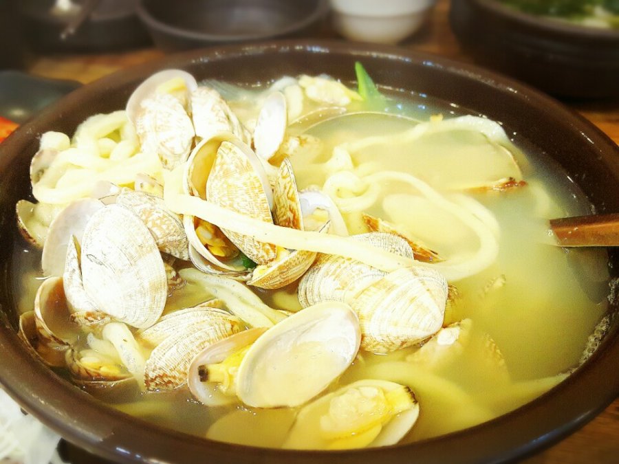 뽐뿌:모바일갤러리 - 바지락 듬뿍 시원한 칼국수 바지락 듬뿍 시원한 칼국수